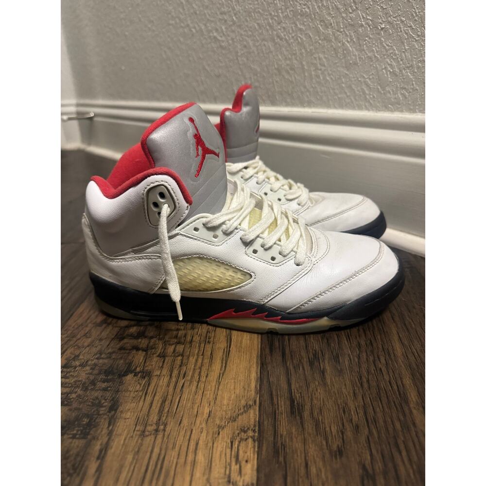 Nike Air Jordan 5 Retro Fire Red GS 7Y White Red Black 440888-102